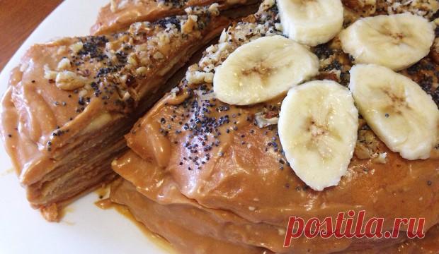 Рецепт приготовления блинного торта со сгущенкой и бананами иллюстрированный детальными поэтапными фотографиями