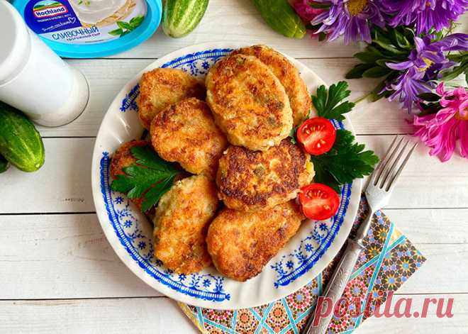 Котлеты рыбные «Нижегородские» — сочные, нежные и вкусные Этот рецепт понравится даже тем, кто мясные котлеты предпочитает всем прочим. Рыбные котлеты по нашему рецепту —  сочные, нежные, с морковкой и соленым огурчиком. Блюдо можно дополнить любым гарниром и зеленью, а также свежими овощами. Ингредиенты: Рыбное филе ( пангасиус) – 300 г. Яйцо куриное – 1 шт. Два соленых огурчика – 100 г. Молоко – 60 мл. Морковь – 1 шт. Лук крупный – 1 шт. […]