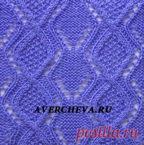 «Красивый узор из ажурных ромбов. Прекрасный выбор для вязания женских изделий из хлопка, а также из тёплой классической пряжи. Прекрасно подойдёт для вязания красивого пледа для малыша. Схема узора: В схеме указаны лицевые и изнаночные ряды. Раппорт узора 21 петля ( Вяжем 10 петель перед раппортом , повторяем раппорт и 10 петель после раппорта), в высоту повторяем с 1-го по 18-й ряд. Условные обозначения к схеме: ПУСТАЯ КЛЕТОЧКА--лицевая ( лицевая в лицевых рядах, изнаноч...
