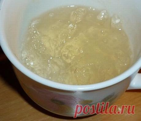 Рецепт вечной молодости 
Не "выкидывайте" деньги на салоны красоты! 

Известно ли вам, что именно желатин, благодаря своему стягивающему эффекту, салоны красоты используют в «механических» масках для подтягивания щек и второго подбородка? Исходя из этого факта был получен рецепт крема вечной молодости для кожи вашего лица! 

Желатин положительно влияет на белковый и аминокислотный обмен кожи, улучшая ее состояние. Желатин разглаживает мелкие морщинки, смягчает и отбеливает...