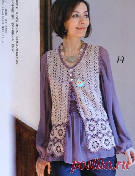 АЖУРНЫЙ ЖИЛЕТ С ОТДЕЛКОЙ ЦВЕТОЧНЫМИ МОТИВАМИ.