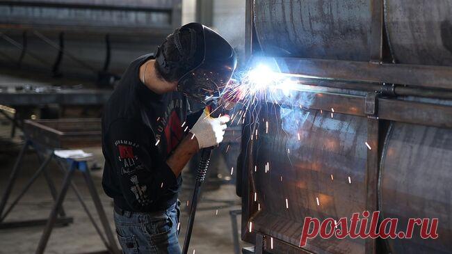 В Госдуме предложили сократить рабочее время россиян до шести часов в день