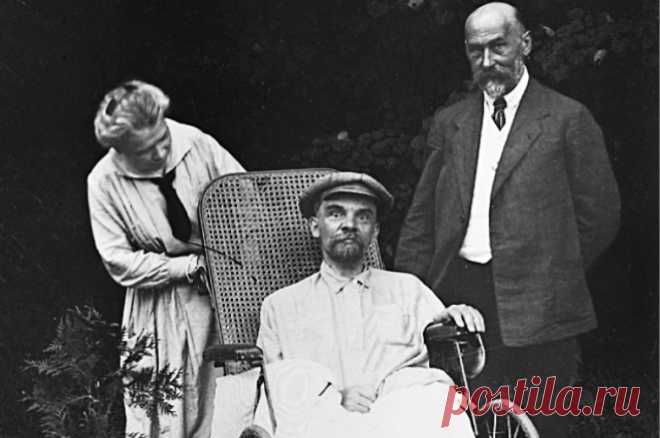 «Живее всех живых». Какой виделась судьба СССР после смерти Ленина. 100 лет назад, 21 января 1924 года, в подмосковной усадьбе Горки скончался человек, партийный псевдоним которого и сейчас может вызвать в обществе бурную реакцию. В 18 часов 50 минут в мир иной отошёл Владимир Ленин.