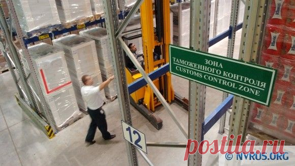 Таможня возбудила 17 уголовных дел по контрабанде санкционной еды.ПРАВИЛЬНО!нечего травить Россиян!!