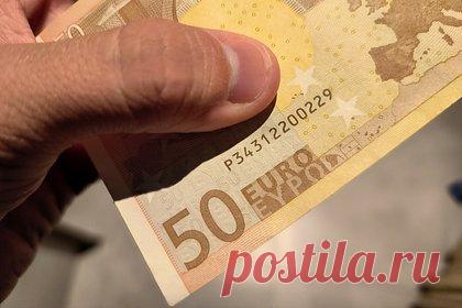 Экономике Европы предрекли рецессию. Экономика еврозоны рискует вступить в рецессию до конца 2023 года из-за спада деловой активности в ключевых секторах. В начале четвертого квартала соответствующий индекс рейтингового агентства S&P Global в регионе опустился до отметки в 46,5 пункта, что стало минимальным за последние три года показателем.