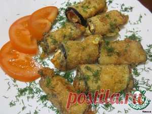 Горячие рулеты из баклажанов с сыром и помидорами 