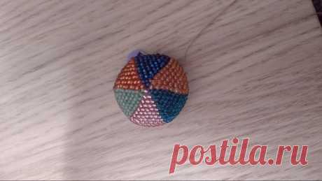 ВОПРОС от Елены Семеновой
Девочки помогите!
Захотелось связать авто-шарик. Но так как до этого шарики я не вязала, то решила взять 6 разных цветов, для наглядности и попробовать связать небольшой, на 4 см.
Показать полностью…