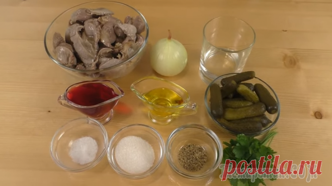 Бюджетно! Два салата из куриных желудочков на Новый Год!