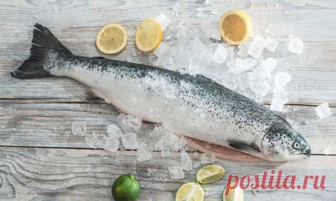 Как правильно размораживать разные продукты Есть ли разница между разморозкой в холодильнике и при комнатной температуре? Как быстро оттаявшие овощи и фрукты будут готовы к употреблению в пищу? Отвечаем на самые популярные вопросы, касающиеся грамотного размораживания продуктов.