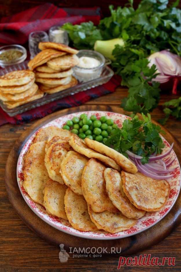 Луковые оладьи с паприкой и зирой