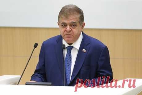 В России призвали министра обороны Польши перечитать басню «Слон и Моська». Первый зампред комитета Совета Федерации по международным делам Владимир Джабаров призвал министра обороны Польши Мариуша Блащака перечитать басню русского публициста Ивана Крылова «Слон и Моська». Так Джабаров прокомментировал слова Блащака о возможном использовании американских танков «Абрамс» против России.