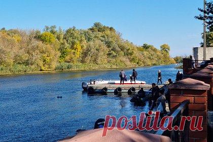 Власти Херсонской области временно закроют движение через Днепр. Власти Херсонской области временно закрывают движение через Днепр. Такое решение было принято в связи с завершением эвакуационных мероприятий с правого берега, а также «усилением военной опасности и повышением угроз мирному населению». Временный запрет коснется речного такси, барж и других водных судов.