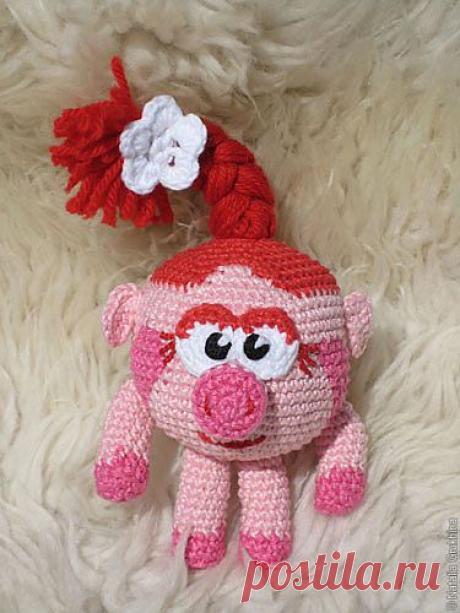 вязаный смешарик «Нюша»