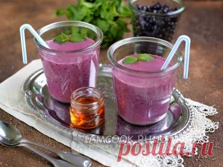 Протеиновый коктейль с черникой и творогом