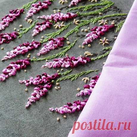 Процесс работы...))
Магазин на Ярмарке мастеров www.livemaster.ru/Amel#Сумка#сумкаженская#женскаясумка#сумочка#сумкасцветами#сумкасдекором#авторскаясумка#сумкаавторская##Сумка#сумка#сумкаженская#женскаясумка#сумочка#роспись#вышивка##сумкасвышивкой#вышитаясумка