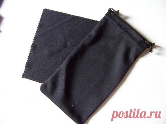 Набор чехол черный тканевый для очков и салфетка из микрофибры за 32 грн. | Шафа