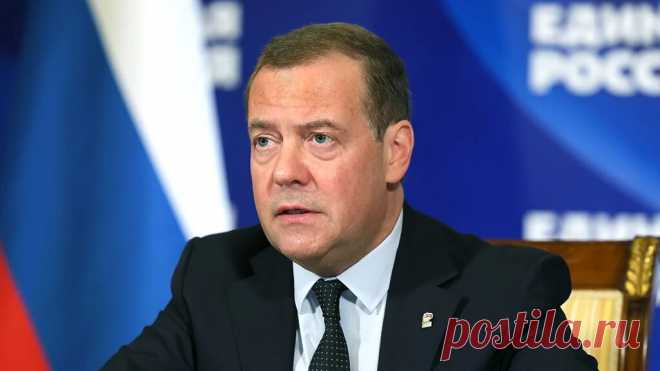 Дмитрий Медведев: Думаю, что сейчас начнётся обеление правящего в Германии политического альянса Статья автора «Калейдоскоп новостей» в Дзене ✍: Думаю, что сейчас начнётся обеление правящего в Германии политического альянса, чтобы смягчить негодование общественности от разговора офицеров...