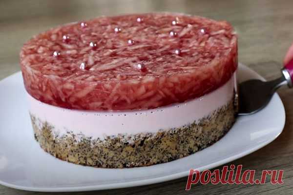 Торт "Японка" / Необычный торт из простых продуктов - Кулинарная страница

Сегодня готовим необычный торт Японка. В нем сочетается мягкий, влажный, пропитанный, насыщенно маковый бисквит, нежный сметанный, чем-то похож на птичье молоко средний слой, а верхний, как мармелад с лимонно-малиновым вкусом