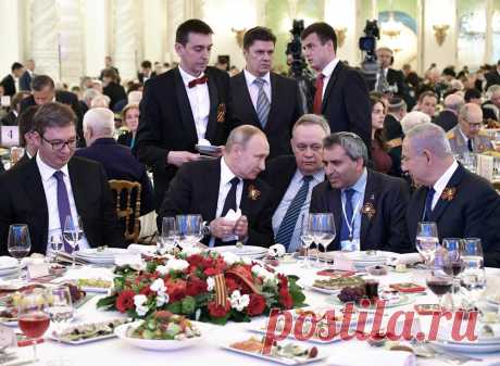 VUČIĆ ISPRIČAO NAJBOLJU ANEGDOTU SA PRIJEMA KOD PUTINA Oni su ušli i seli za sto, a onda je Putin rekao: Pa, da li je moguće...? (FOTO) | Vesti | Kurir