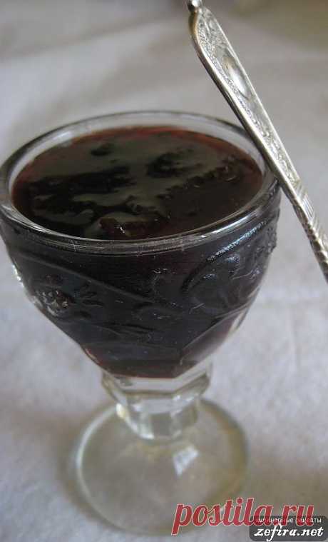 Варенье из черной смородины и крыжовника. 