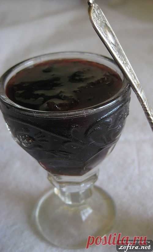 Варенье из черной смородины и крыжовника. 