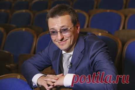 Безруков высказался о влиянии западной культуры на россиян. Российский актер Сергей Безруков прокомментировал результаты опроса ВЦИОМ, отражающие влияние Запада на российскую культуру. Артист не согласился с тем, что Запад негативно влияет на художественные вкусы россиян. По его мнению, люди сами начинают забывать свою собственную культуру.