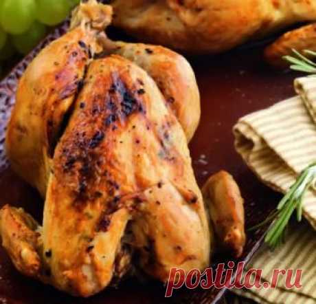 Сегодня мы узнаем как вкусно запечь цыпленка в духовке,как запечь цыпленка табака в духовке
Для того чтобы приготовить запеченные с маслом цыплята
Вам понадобится : 2 цыпленка весом по 500-700 гр., 100 гр. сливочного масла, 1 небольшой лимон, 1 гроздь белого винограда без косточек, 2-3 веточки свежего розмарина, 3 ст. ложки оливкового масла, соль и свежемолотый черный перец по вкусу