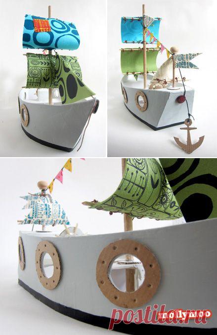 MollyMooCrafts Cardboard Toys - DIY Pirate Ship