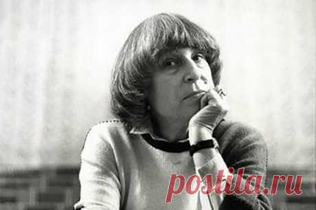 "Хорошо — быть молодым": искренность стихотворения Юнны Мориц для тех, кому за 50 | Убежденный холостяк | Яндекс Дзен