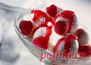 Вкусные десерты из мороженого и фруктов
