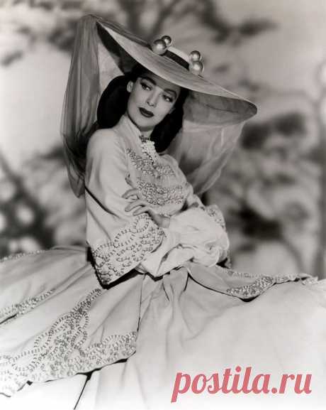 Лоретта Янг Loretta Young