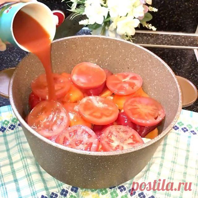 БЕЗ ДОБАВКИ НЕ ОБОЙТИСЬ!
Это настолько просто и вкусно,что даже самые жадные рассщедрятся на лайк❤️😂 @kulinarka_ru ❤️
Не забудьте сохранить в закладки 😘
И так,нам понадобятся: (на казан 5л)
Говядина жирная (желательно)
Лук репчатый -2 шт
Картофель-3 шт
Морковь -1 шт
Перец болгарский-3 шт
Помидор-2 шт
Чеснок-3-4 зубчика 
Приправы любые на ваш вкус,у меня была «смесь для мяса»
Соль по вкусу
Томатный сок:
Вода-250 мл
Томатная паста-1 ст л
Соль и перец по вкусу
Зелень-перед ...