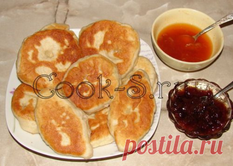 Жареные пирожки с яблоками -