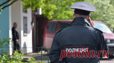 В подмосковных Котельниках мужчина избил 12-летнего подростка. В Котельниках Московской области предположительно тренер по боксу избил 12-летнего мальчика, когда ребёнок сидел и подъезда и резал арбуз, рассказала RT мать подростка. Читать далее