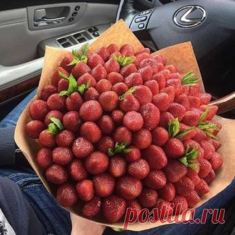 Когда муж с креативным мышлением:) Букет своей &quot;ягодке&quot; на 45летие:)