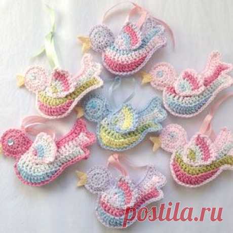 Little crochet bird - Ruby &amp; Custard