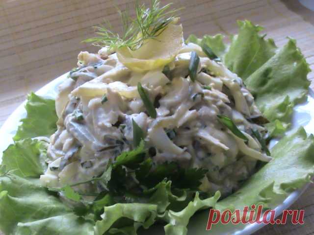 Рецепт легкого салата с виноградом, курицей и черносливом