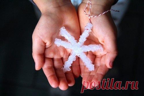 ВЫРАЩИВАЕМ СНЕЖИНКУ ИЗ КРИСТАЛЛОВ СОЛИ / Модное Настроение