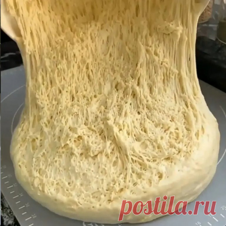 ВКУСНАЯ СОЧНАЯ ПИЦЦА + ИДЕАЛЬНОЕ ТЕСТО
Итак, приготовим для начала тесто:
Для опары: вода тёплая - 100 мл + 1ч.л сахара + 1 ч.л муки + 1 ст.л дрожжей. Смешайте, накройте плёнкой и уберите в тепло (под солнцем, на радиаторе или в тёплую духовку, или обнимите в конце концов)

Мука - 1 кг
Молоко - 300 мл
Масло - 50 мл
Яйцо - 1 шт
Соль - 1 ст.л
Сметана - 2 ст.л
И опара

Замешиваем тесто, оно немного должно липнуть к рукам, влейте немного масла и вымесите. Накройте плотно плёнк...