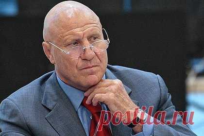 В Федерации борьбы заявили о подлой стратегии Европы по отношению к россиянам. Президент Федерации спортивной борьбы России Михаил Мамиашвили прокомментировал проблемы спортсменов с оформлением виз для въезда в Бухарест (Румыния), где пройдет чемпионат Европы. Мамиашвили заявил о подлой стратегии Европы по отношению к россиянам. По его мнению, стоит задача изолировать отечественных спортсменов.