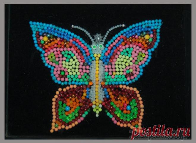 Бабочка из пластиковых пулек