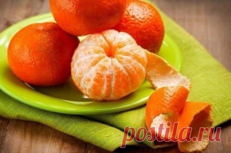 Польза мандариновых корок

Мандарины красивы, вкусны, ароматны, а еще и очень полезны!

Маленькое оранжевое солнце поднимает настроение и своим видом, и цветом, и ароматом – веселым, теплым, сладким. А целебные свойства эфирного масла мандарина невероятно обширны.
Показать полностью...