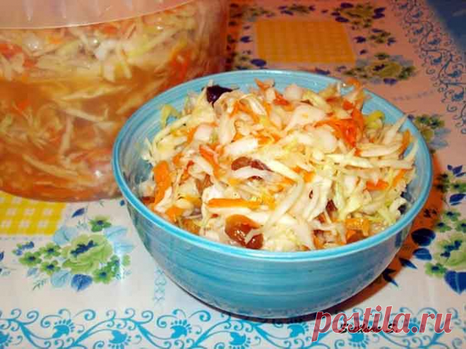 Как приготовить вкусный и полезный салат с капустой Целая трехлитровая банка витаминов, микроэлементов и вкусного салата для очищения пищеварительной системы! Обязательно приготовьте эту полезную и невероятную закуску!