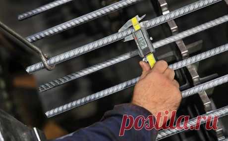 ФАС сообщила о небольшом снижении цен на арматуру после жалобы Минстроя. Весной глава Минстроя обратился в ФАС из-за роста стоимости арматуры: по оценке ведомства, с февраля арматурная сталь подорожала на 27%. В антимонопольной службе заявили, что в мае рост цен прекратился