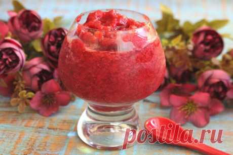 Клубничный слаш с лимонным соком - Будет вкусно - Социальная сеть "МТ.RU" Этот простой освежающий десерт или густой напиток понравится многим. А в самую жару слаш будет просто спасением. Готовить такой яркий десерт просто. Ягоды, фрукты, соки и цитрусы всегда можно менять, смешивать и получать каждый раз новый вкус. Слаш можно приготовить совершенно без добавления сахара Подписывайтесь, читайте, комментируйте, ставьте лайки