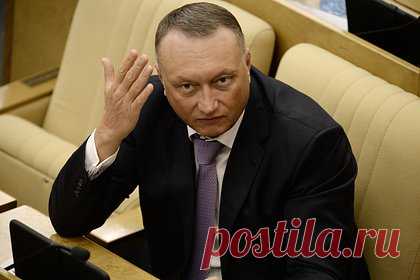 Совфед лишил неприкосновенности сенатора из-за обвинений в организации убийства