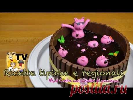 Mud cake al cioccolato con maialini di zucchero