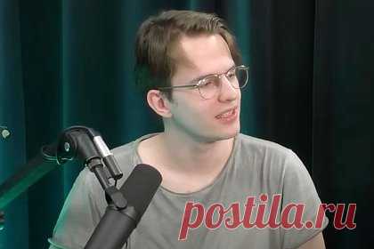 Россиянин похвастался, что ChatGPT нашла ему невесту, пока он был занят работой. Как это было?. Выпускник РГГУ, написавший дипломную работу при помощи ChatGPT, нашел с помощью чат-бота девушку и сделал ей предложение по его же совету. Он подробно рассказал об этом в сети, однако нетипичный способ знакомства и чрезмерно практичный подход к процессу вызвали у пользователей возмущение.