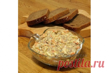 Салат с морковью и печенью

Куриная печень – 300 г,
3 морковки – 180 г,
3 луковицы – 150 г,
3 маринованных огурца – 150 г,
1-2 ч. л. оливкового масла,
10 ч. л. йогурта или дю-майонеза – 50 г.