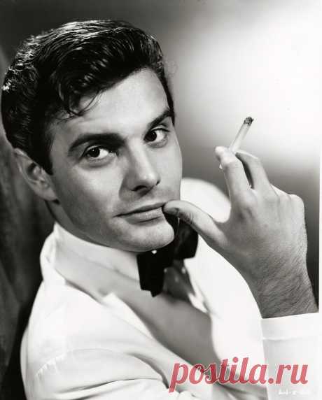 Луи Журдан (Louis Jourdan)
- 19 июня, 1921 • 14 февраля 2015